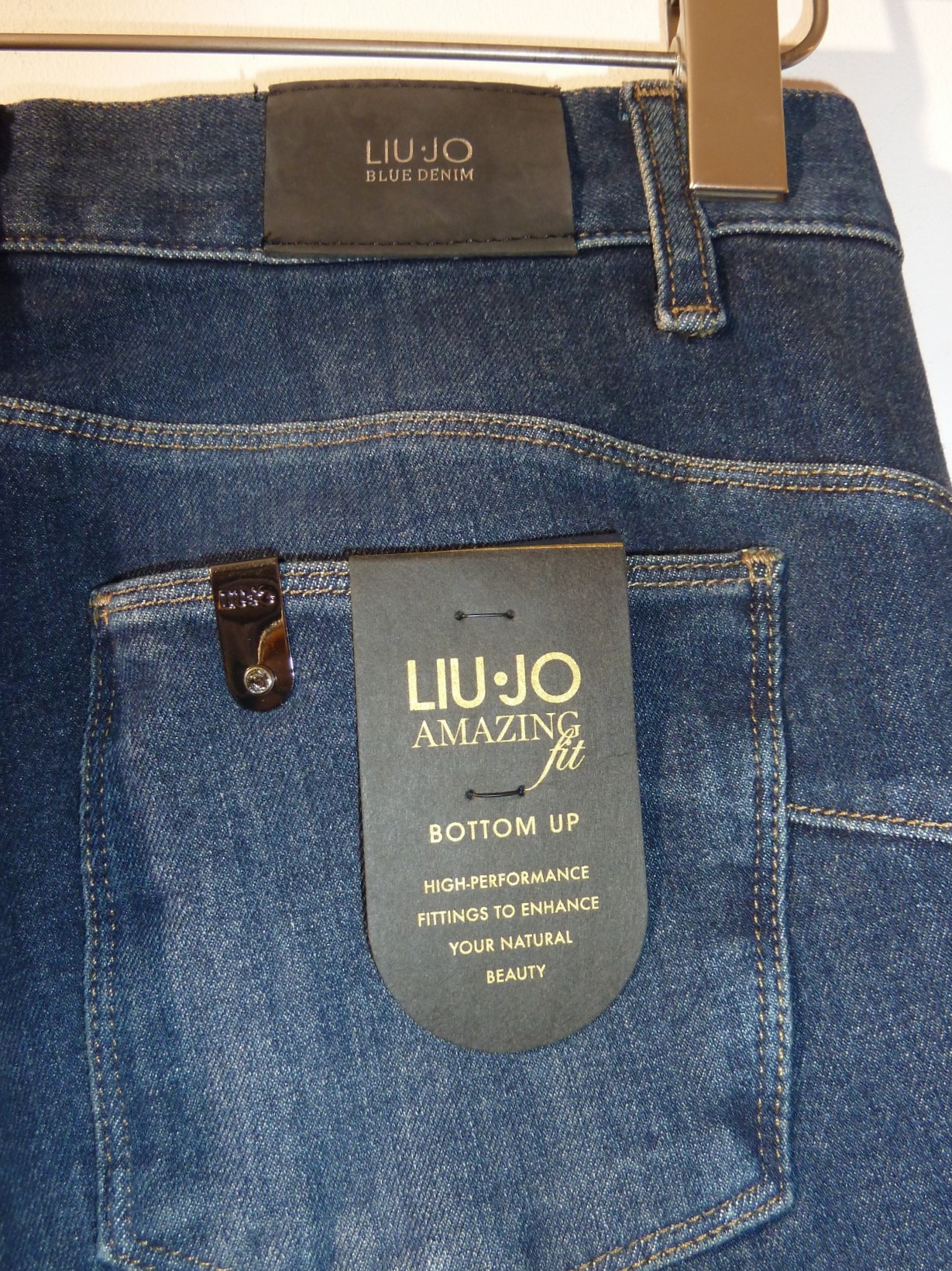 caballo de Troya Convocar práctico Liu Jo - MAGNETIC - Dunkelblaue Jeans mit extra-langem Bein - Leorato