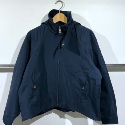 Francomina- Kurzjacke mit verdeckter Knopfleiste in Blau