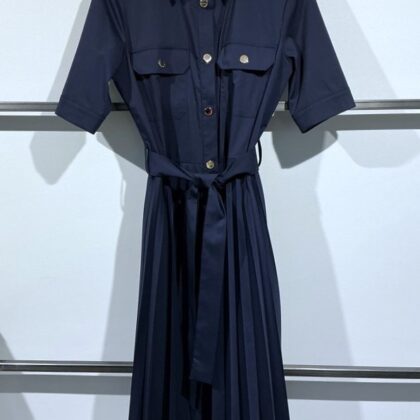 Francomina -Kleid mit Taillengürtel und Rock mit Plisse Effekt 