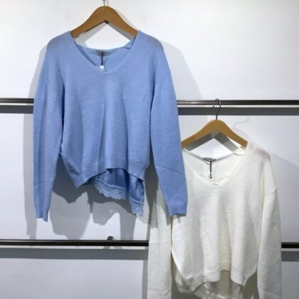 Fracomina - Klassischer V-Ausschnitt-Pullover mit passendem Spitzentop in zwei Farben