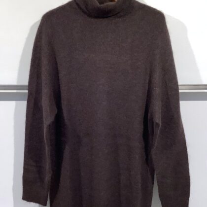 Oui- lässiges Strickkleid mit Rollkragen
